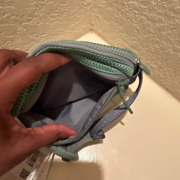 Lululemon Everywhere Belt Bag Knit Mesh Crater Blue Fanny Pack Waist Bag NWT - Picture 3 of 10